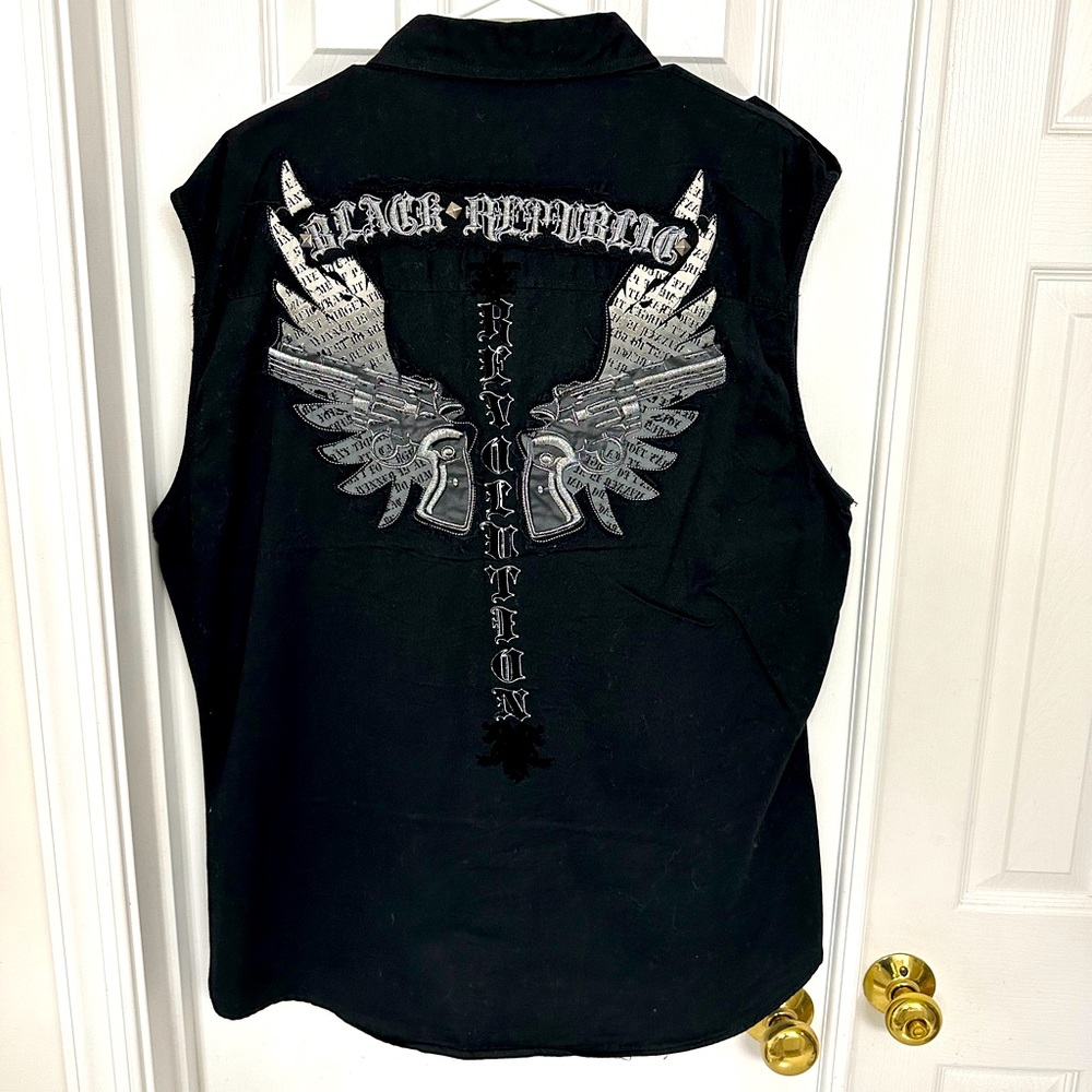 Vest - Picture 3 of 3